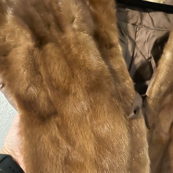 [Younkers] Mint condition Vintage mink fur stole. Absolutely stunning and warm! - Picture 2 of 7